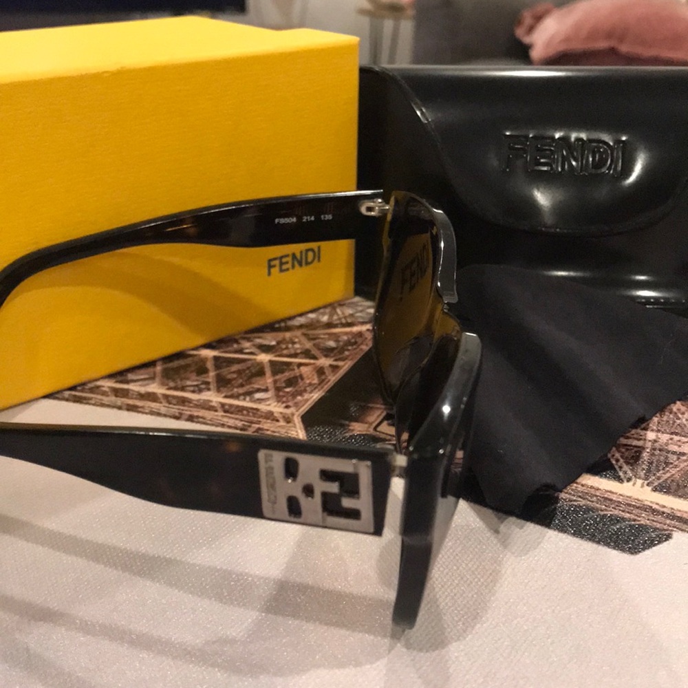FENDI FS504 rare tortoise shell sunglasses